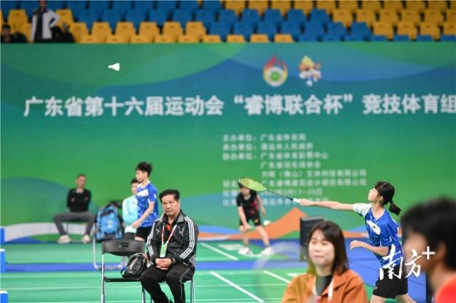 3月17日，省运会羽毛球比赛在清远体育中心揭幕，迎来全省19个地市的544名运动员参与。曾亮超 摄