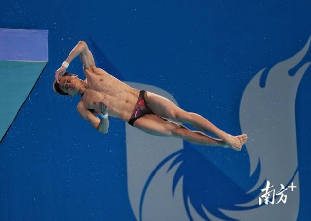 中国选手黄子淦在混合团体决赛中。